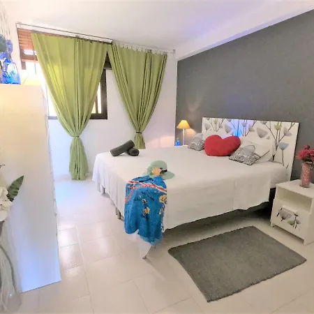 Charming Sunset View Heater Pool Apartman