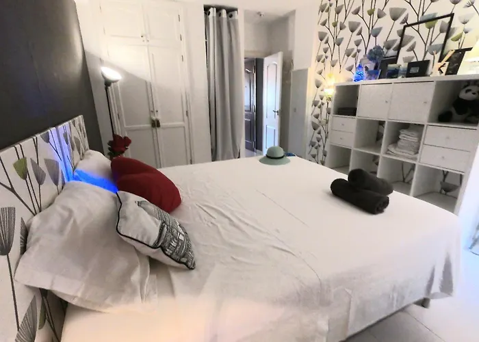 Charming Sunset View Heater Pool 아데제